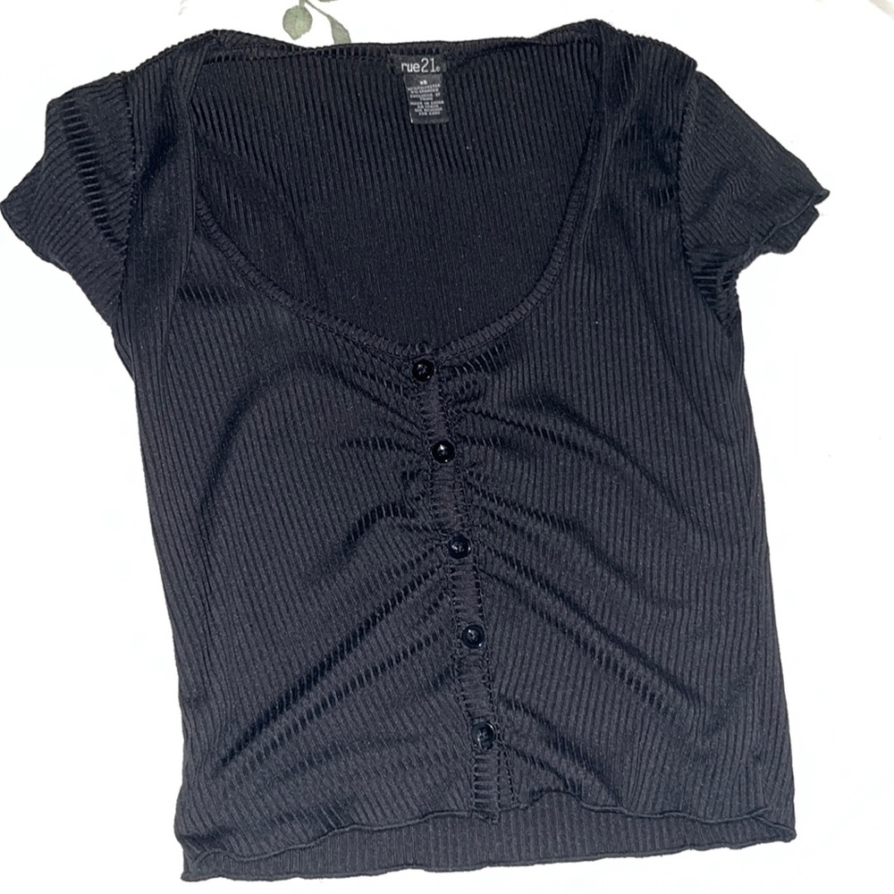 RUE21 Black Crop Top Ruffle Shoulders Button Up